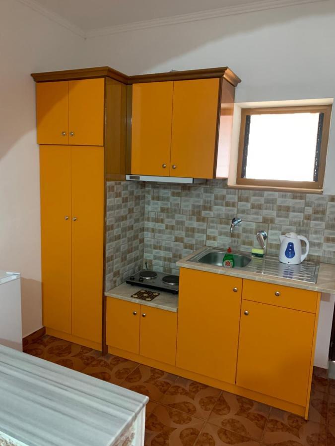 Hillside Apartments Ксаміл Екстер'єр фото